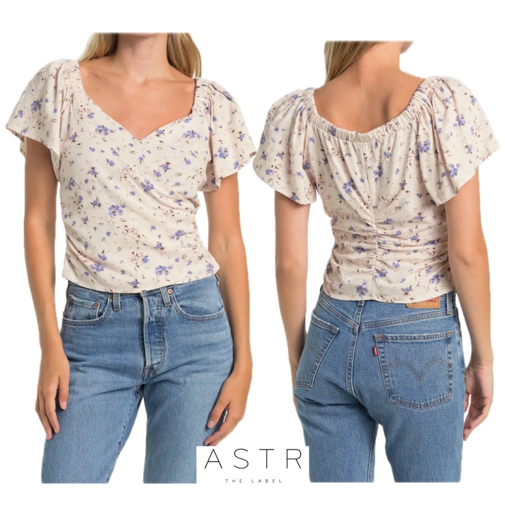 ASTR the label Floral Cream Flutter Sleeve Faux Wrap Top. Size S. NWT